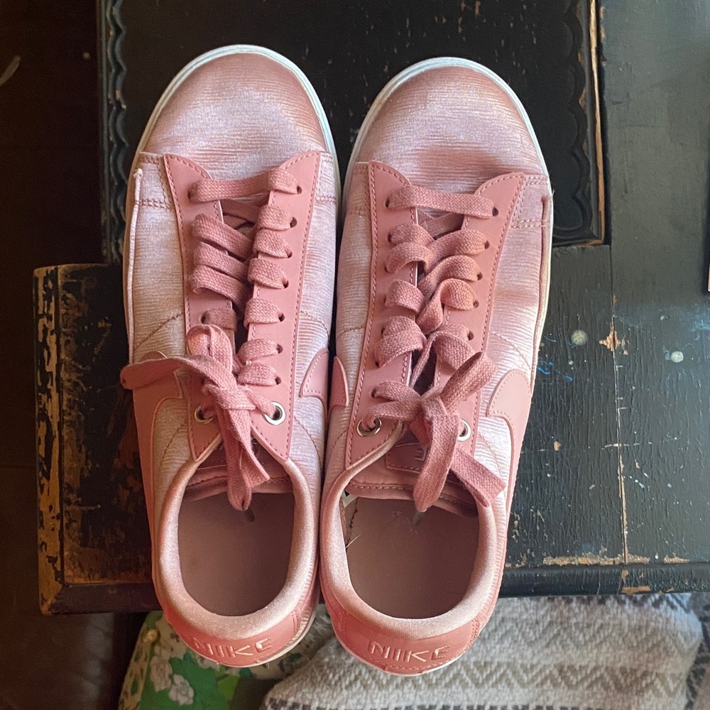 Nike Women's Blush Pink Sneakers